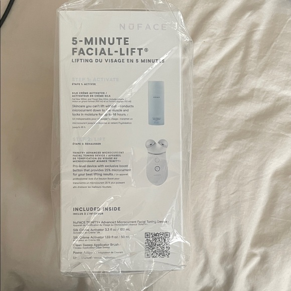 NuFace Trinity+ Facial Toning Set - White and Silver #215 - Picture 2 of 6